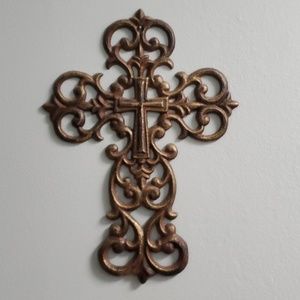 Antique style gold-tone cross